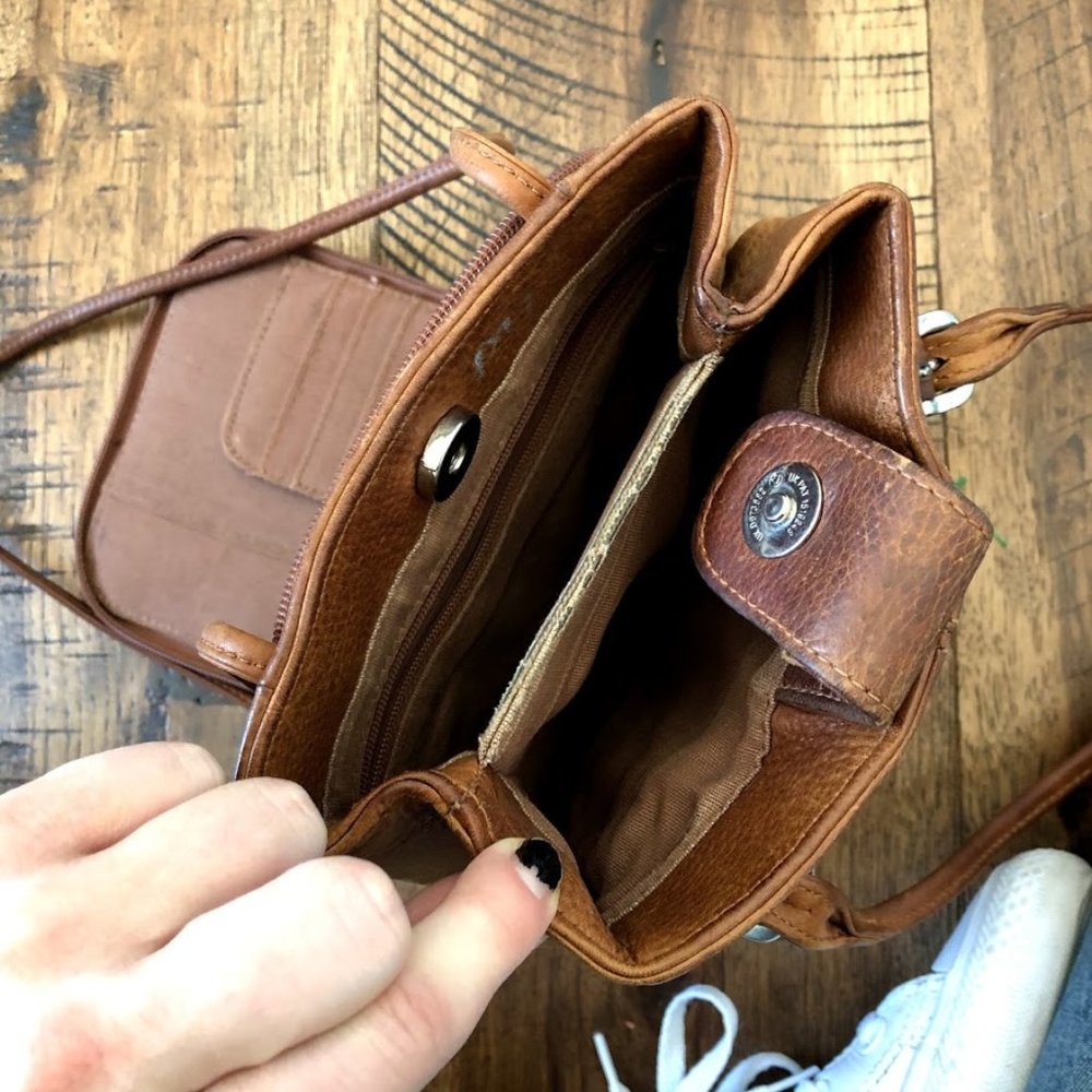 VINTAGE leather small bucket zipper saddle bag - Picture 6 of 6